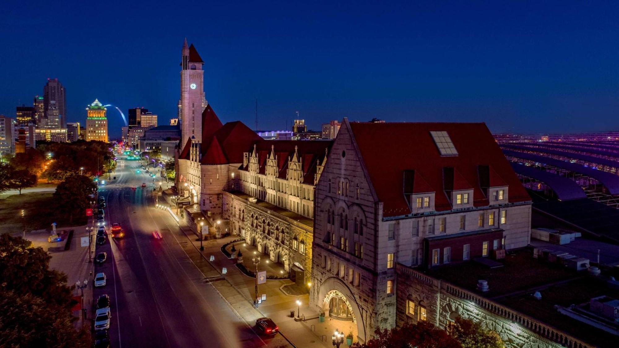 St. Louis Union Station Hotel, Curio Collection By Hilton Exterior photo